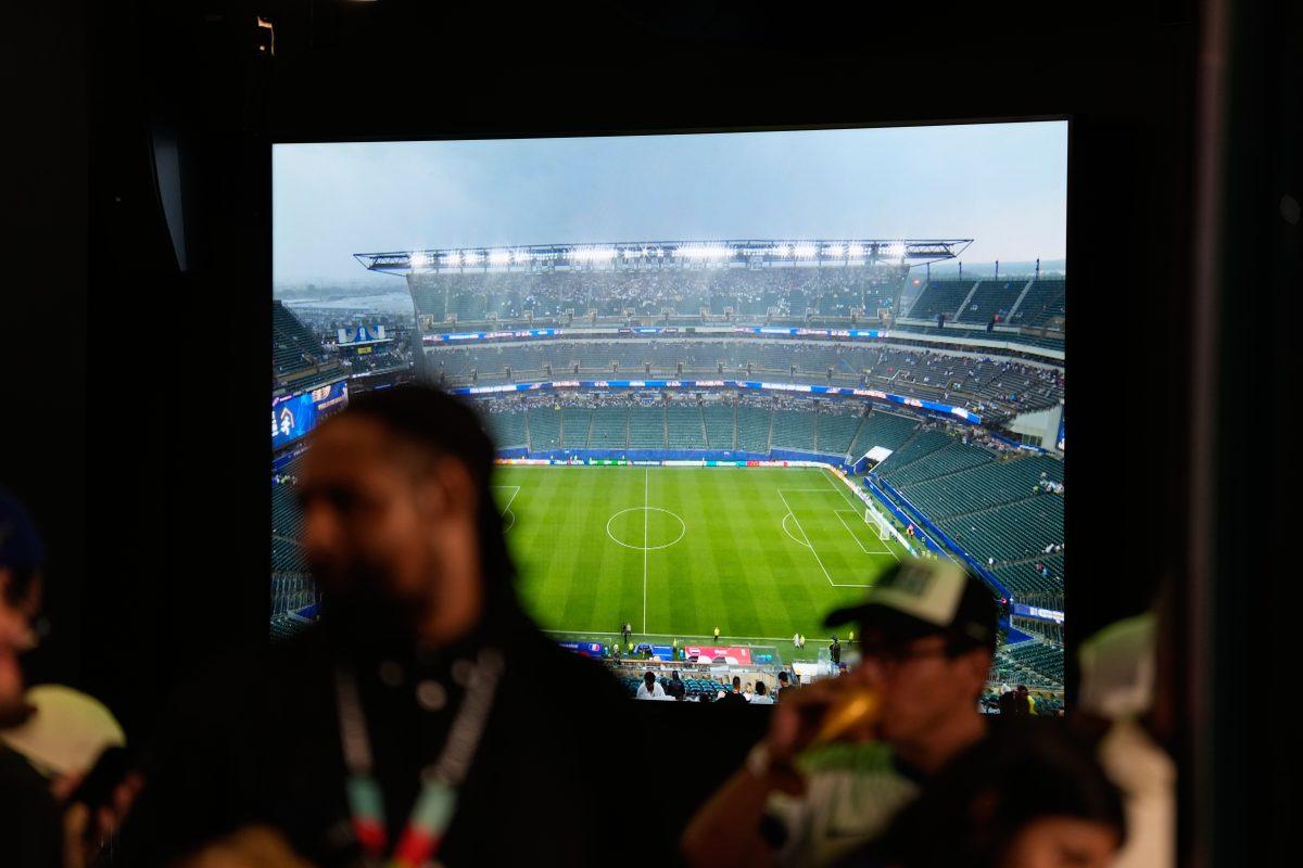 Rigorozni američki zakoni prekinuli meč Francuske, ljudi bežali sa stadiona! (VIDEO)