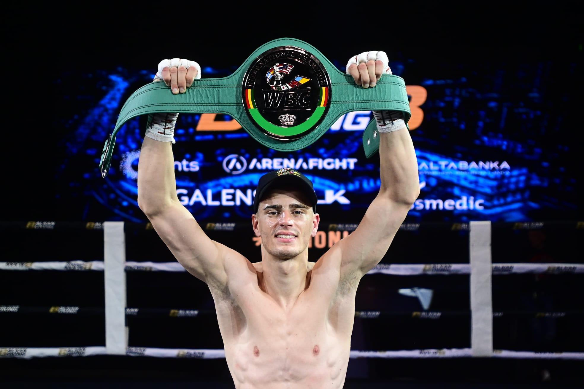 Vukomanović odbranio WBC srebrni pojas, pobeda i Sare