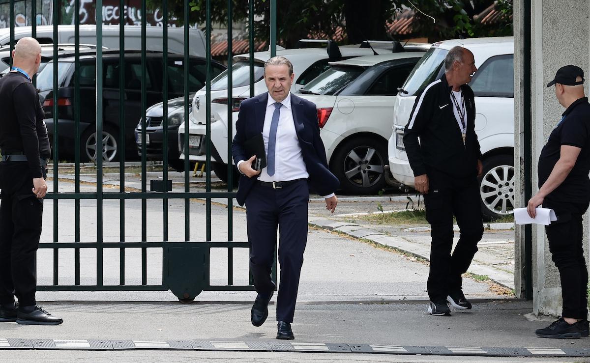 Delegati stigli u Zemunelo – na istorijsku Skupštinu Partizana (FOTO/VIDEO)