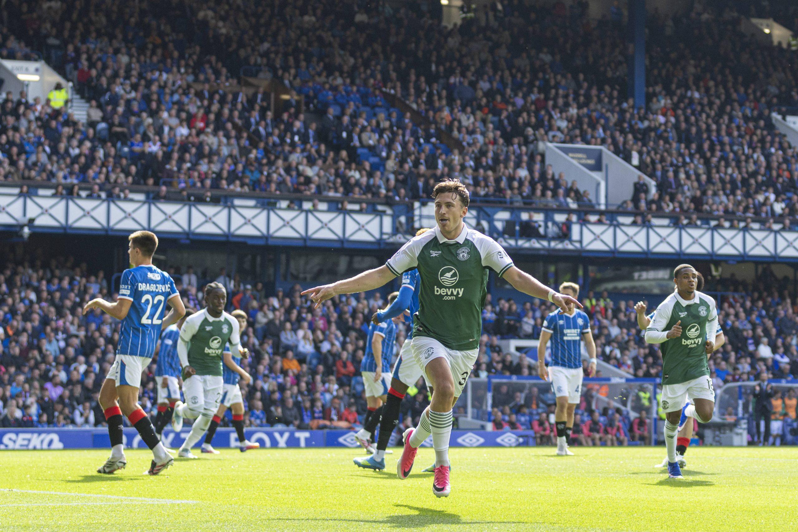 Vanja Dragojević na utakmici Rendžers – Hibernijan na Ajbroksu