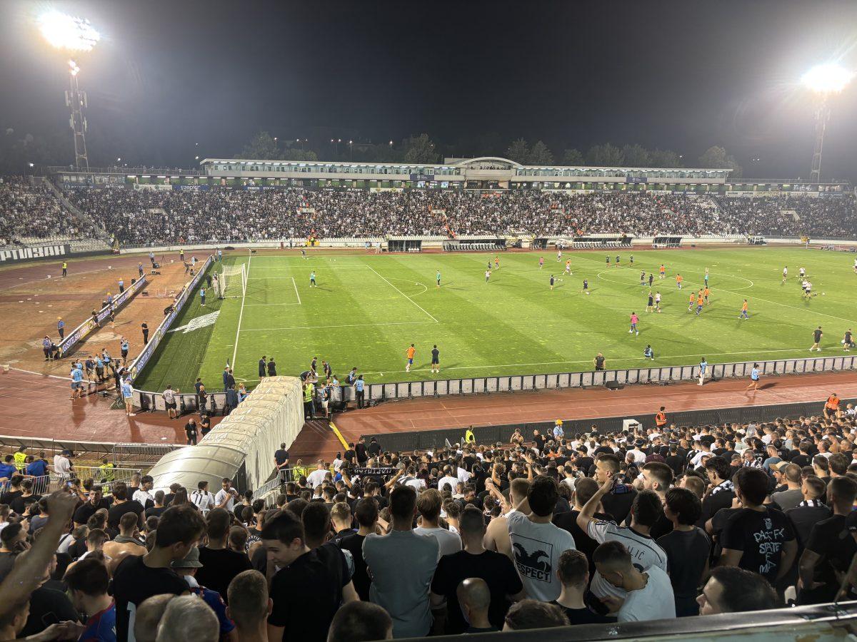 Euforija u Humskoj pred Hetafe: 30.000 navijača gura Partizan ka evropskom čudu