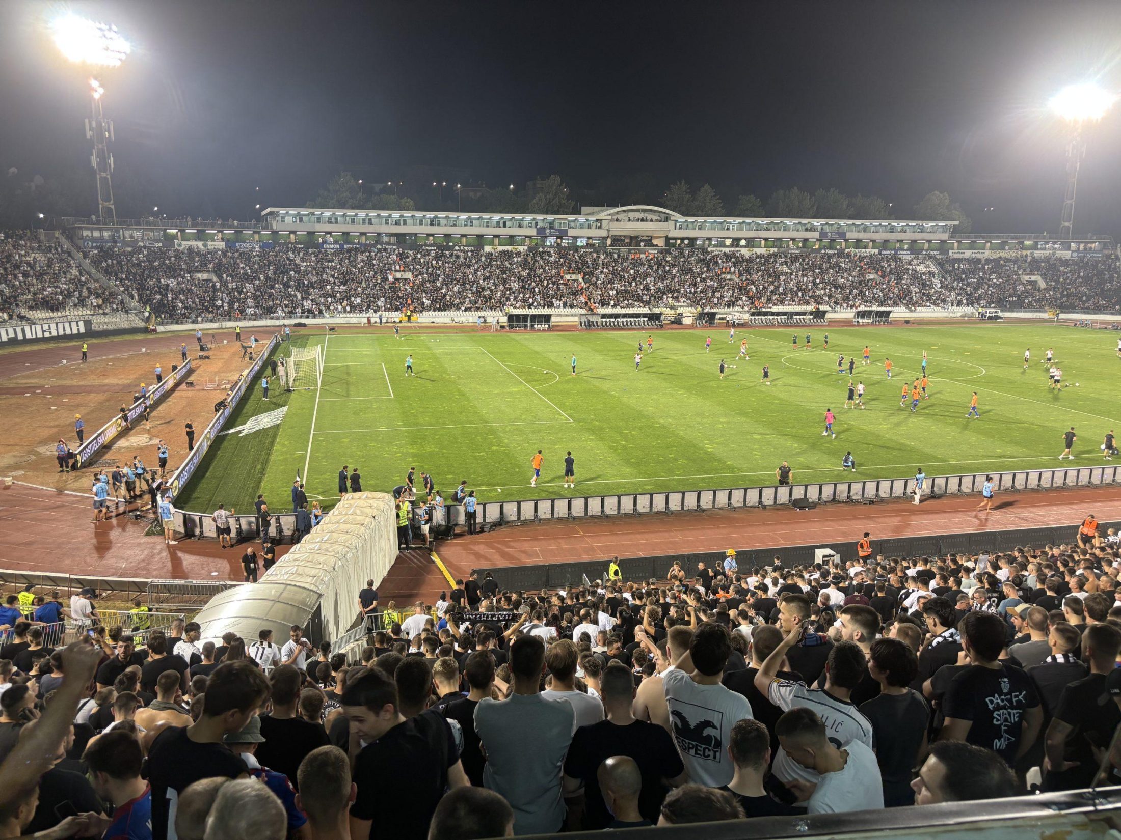 Euforija u Humskoj pred Hetafe: 30.000 navijača gura Partizan ka evropskom čudu