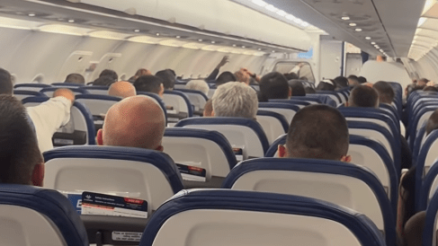 Partizanovci utučeni ušli u avion, a onda se javio pilot: „Zapamtite da iza vas stoje ljudi…“ (VIDEO)