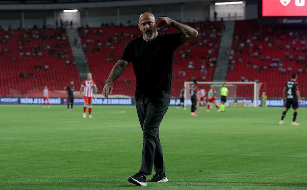 Crveni karton nije bio kraj! Stanković uradio nešto što je zapalilo Marakanu (VIDEO)